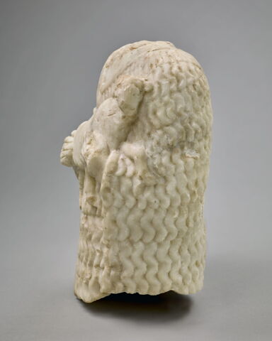 statue, image 2/9