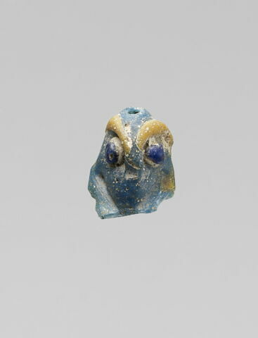 collier ; perle ; pendentif ; amulette, image 2/2