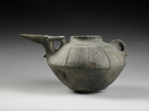 vase, image 3/5