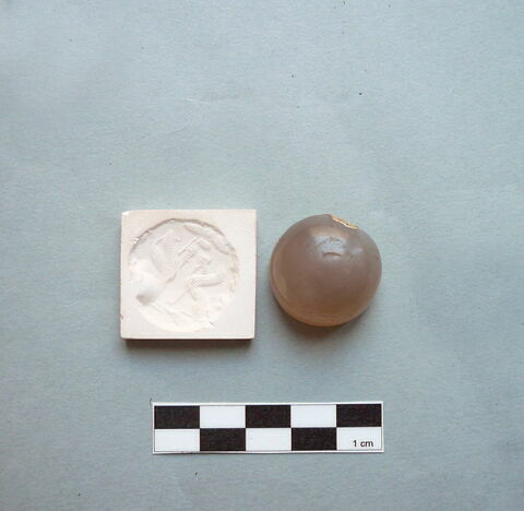 cachet, image 2/2