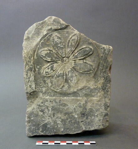 stèle  ; ex-voto, image 2/2
