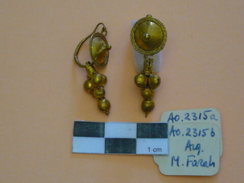 boucle d'oreille, image 2/9
