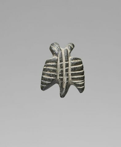 pendeloque ; amulette