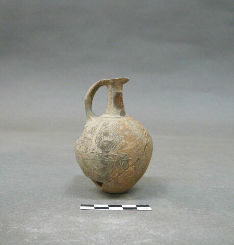 vase, image 3/3