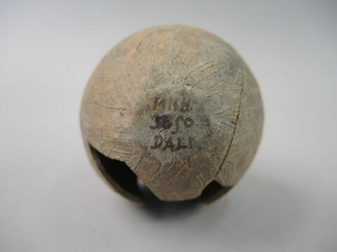 vase, image 2/3