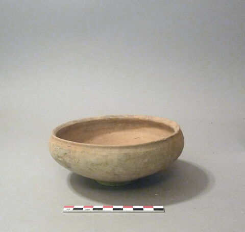 vase, image 2/2