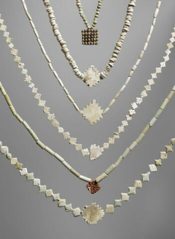 collier ; pendentif ; perle, image 4/4