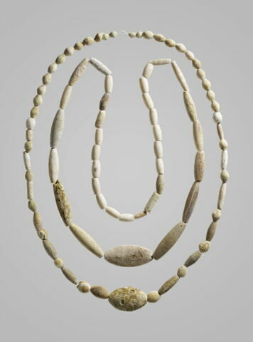 perle ; collier, image 2/4