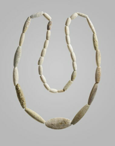perle  ; collier