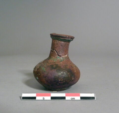 vase, image 2/2
