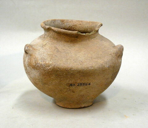 vase, image 2/2
