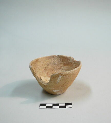 vase, image 3/3