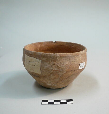 vase, image 3/3