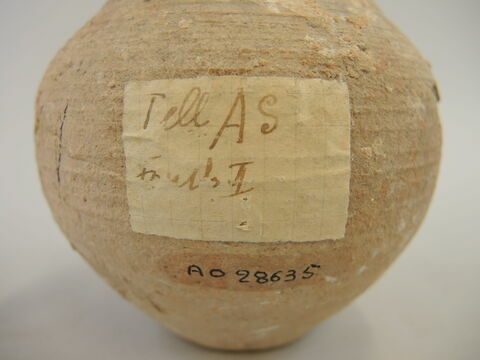 vase, image 2/3