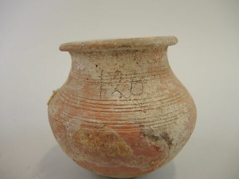 vase, image 3/4