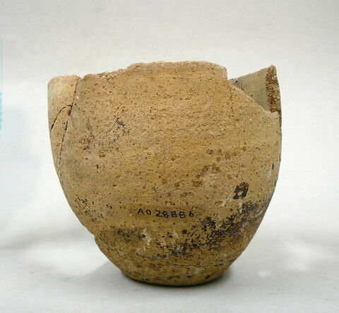 vase, image 3/3