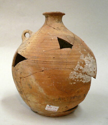 vase, image 3/3