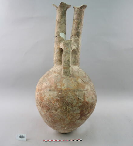 vase, image 2/3
