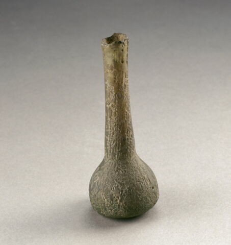 vase, image 3/3