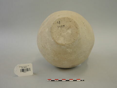 vase, image 2/5