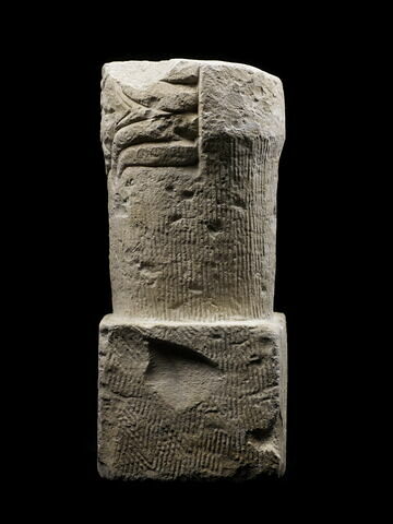 cippe ; objet funéraire, image 2/5