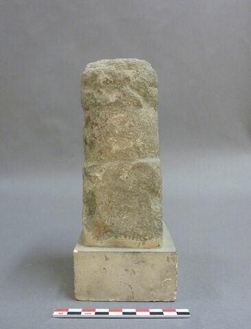 cippe ; objet funéraire, image 3/5
