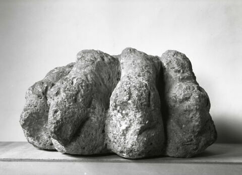 sculpture, image 2/2