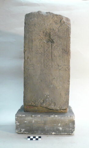 stèle  ; ex-voto, image 2/2
