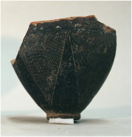 vase, image 2/2