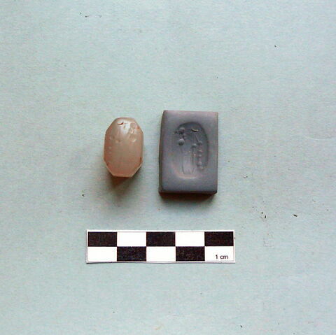 cachet, image 2/2