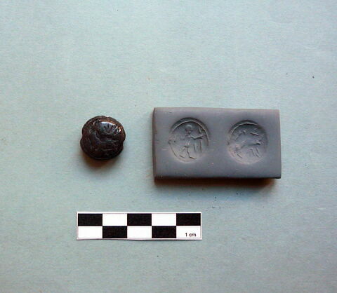 cachet, image 2/2