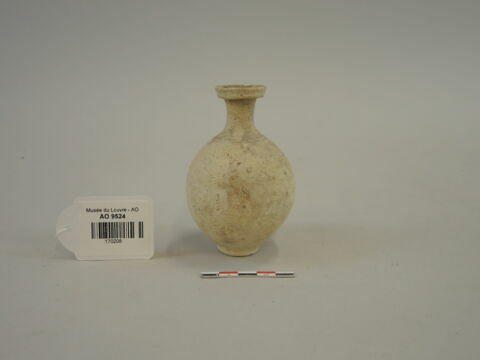 vase, image 2/4