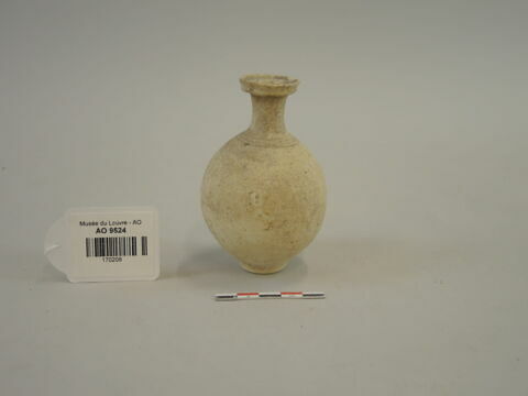 vase, image 3/4