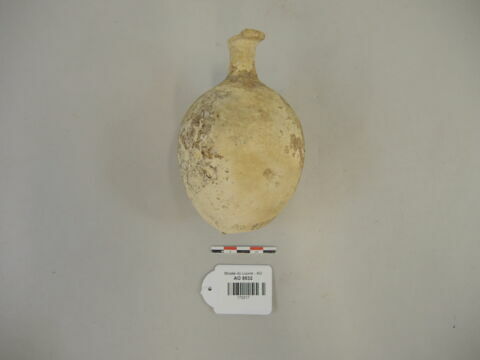 vase, image 3/3
