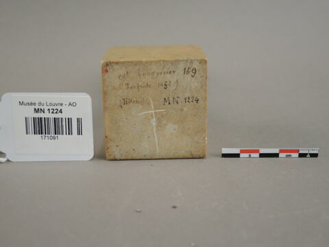 figurine, image 2/2