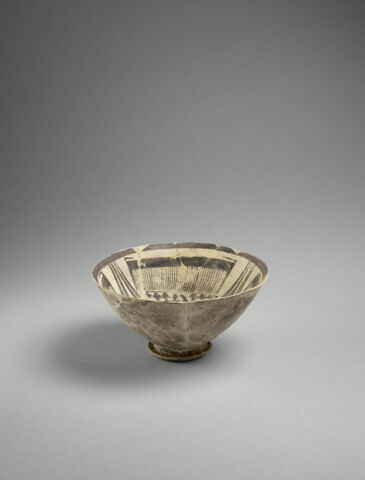 vase, image 9/11