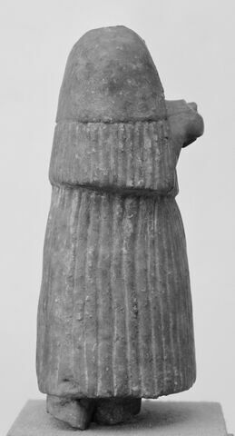 statue, image 7/8