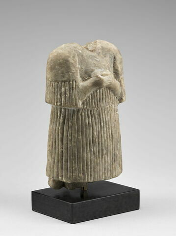 statue, image 2/8