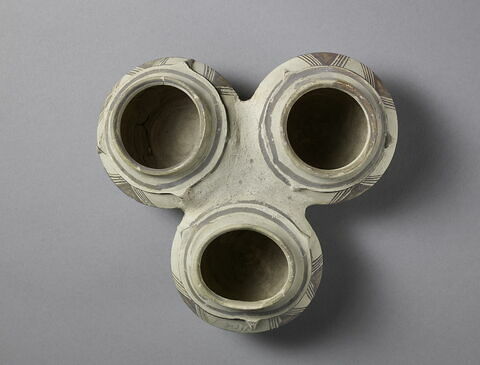 vase, image 3/5
