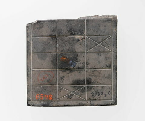 table à jeu, image 2/2