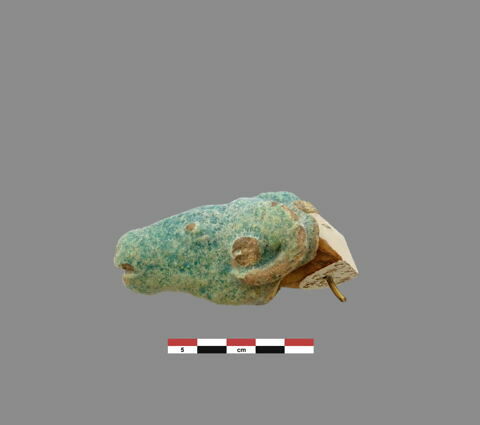 figurine ; vase ; bec de vase