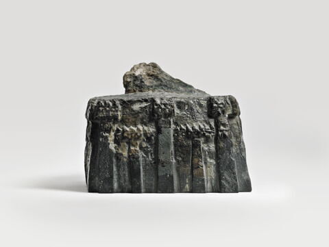 statue, image 2/5