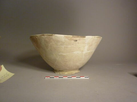 vase, image 2/2