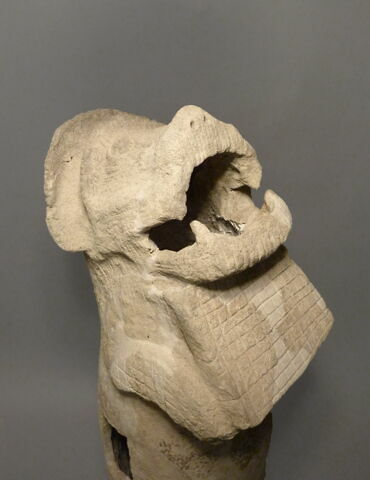 statue, image 3/6
