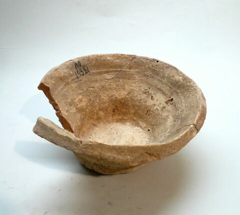 vase, image 2/2