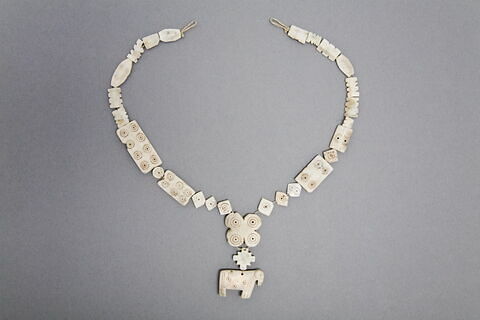 collier, image 3/3