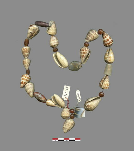 collier ; perle, image 2/2