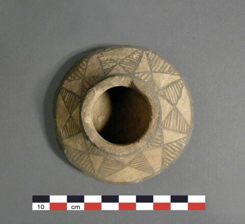 vase, image 2/2