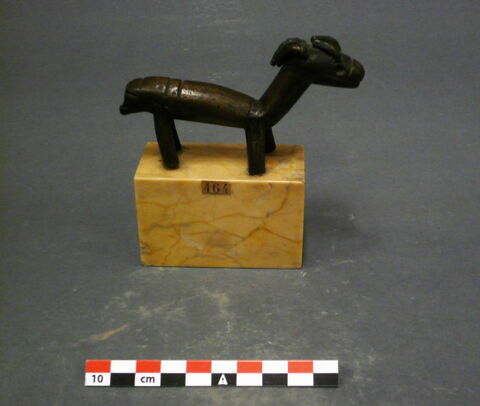 figurine, image 2/3