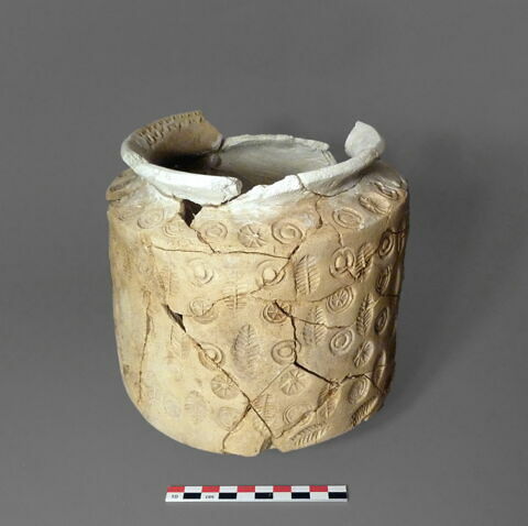 vase, image 2/4